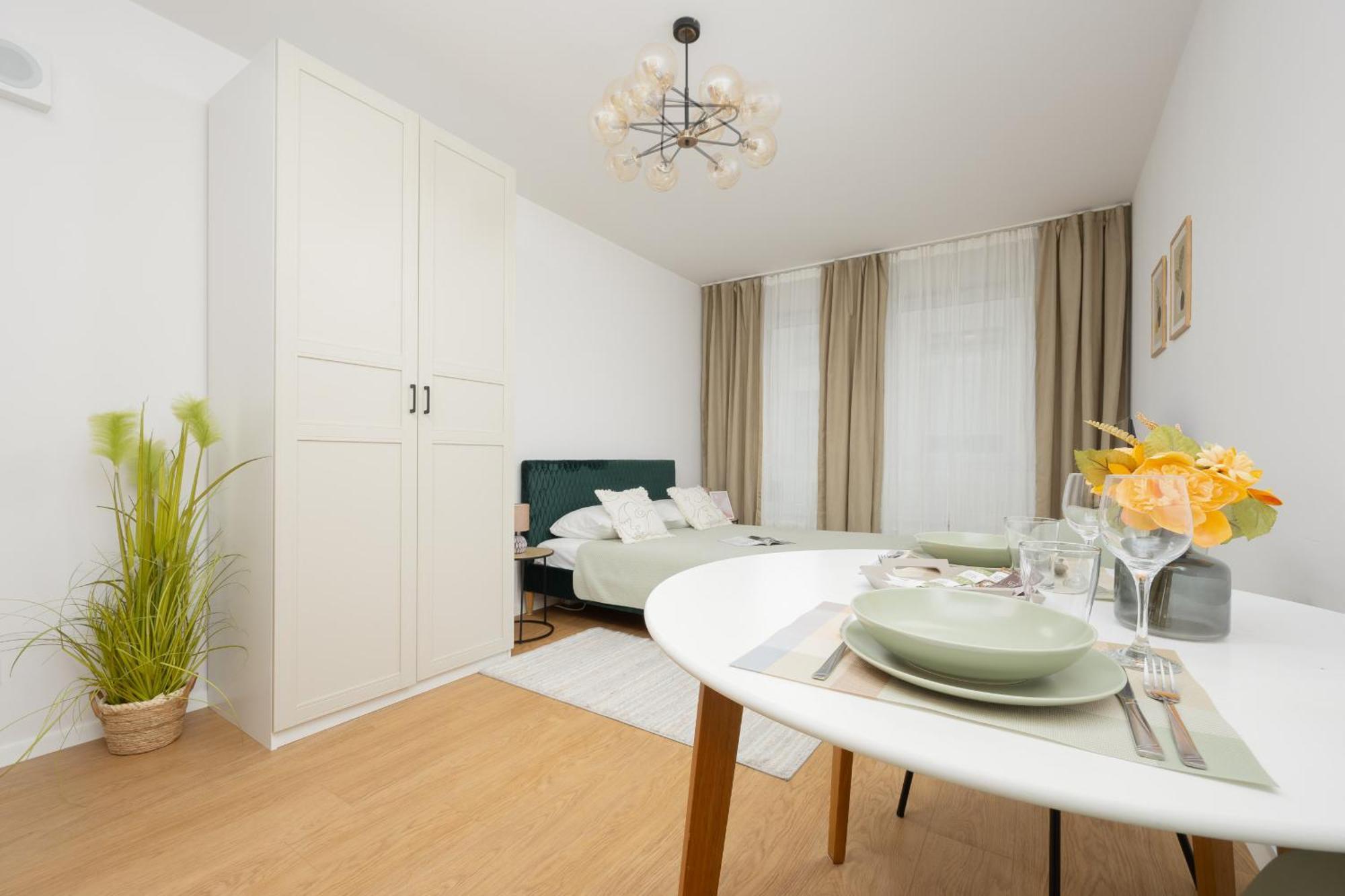 Przymorze Pretty & Pets Allowed By Renters